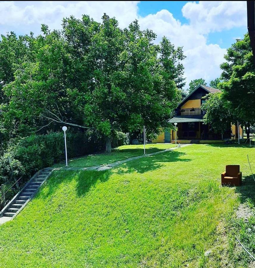Kuca Ribarev San Villa Beocin Ngoại thất bức ảnh