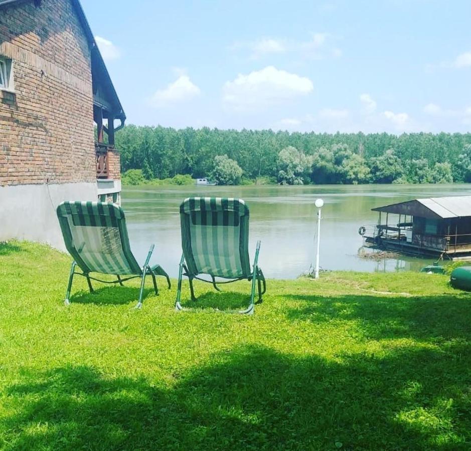 Kuca Ribarev San Villa Beocin Ngoại thất bức ảnh
